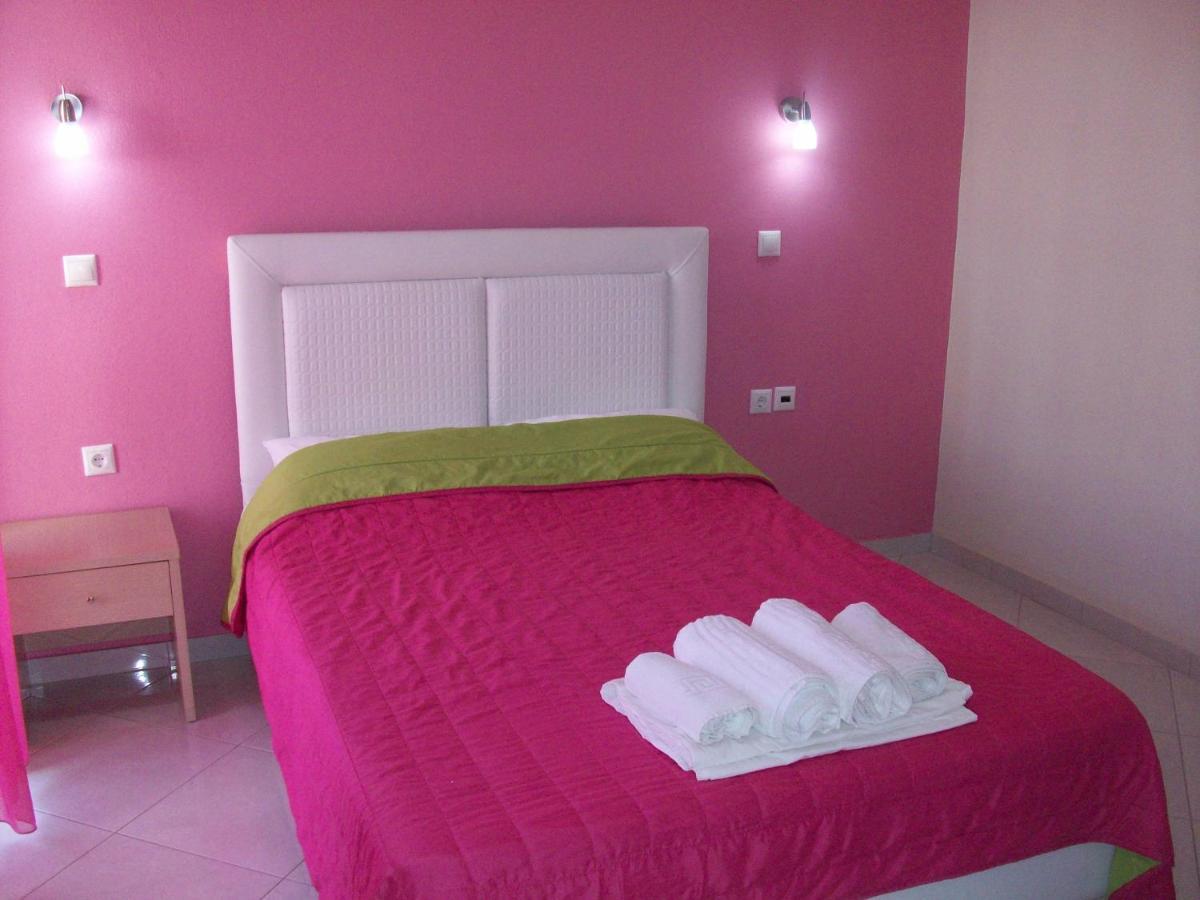 Mavridis Rooms 2 Nikiti  Eksteriør billede