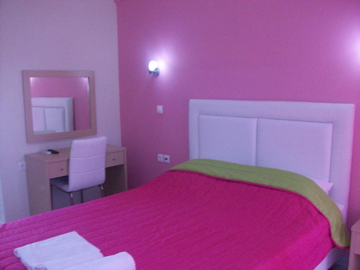 Mavridis Rooms 2 Nikiti  Eksteriør billede