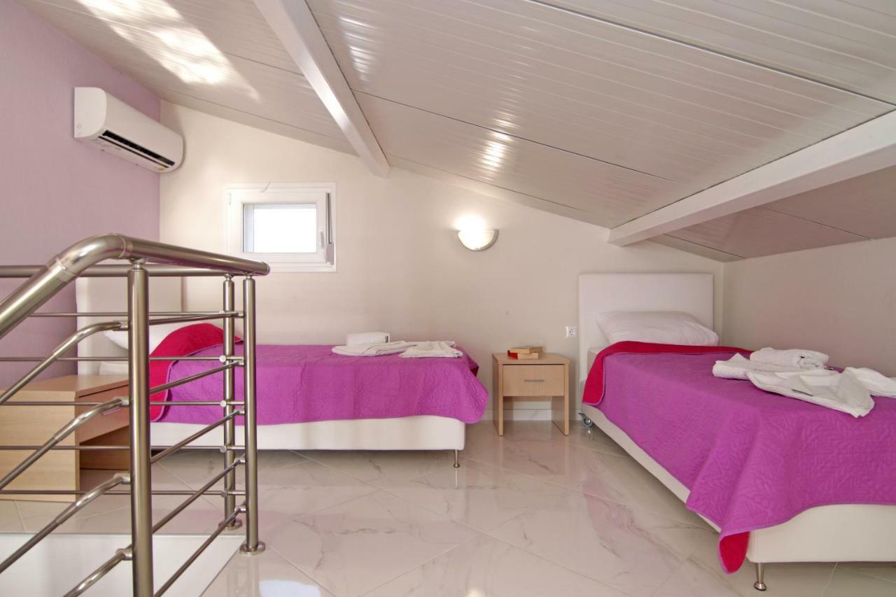 Mavridis Rooms 2 Nikiti  Eksteriør billede